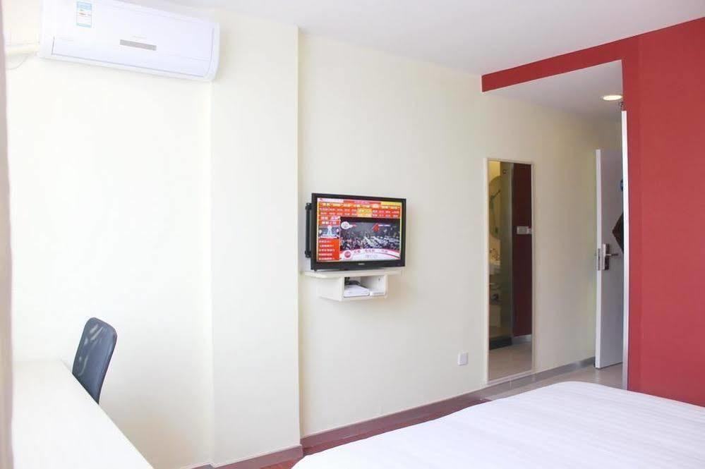 Hanting Hotel Yibin Zhongshan Street Exterior foto