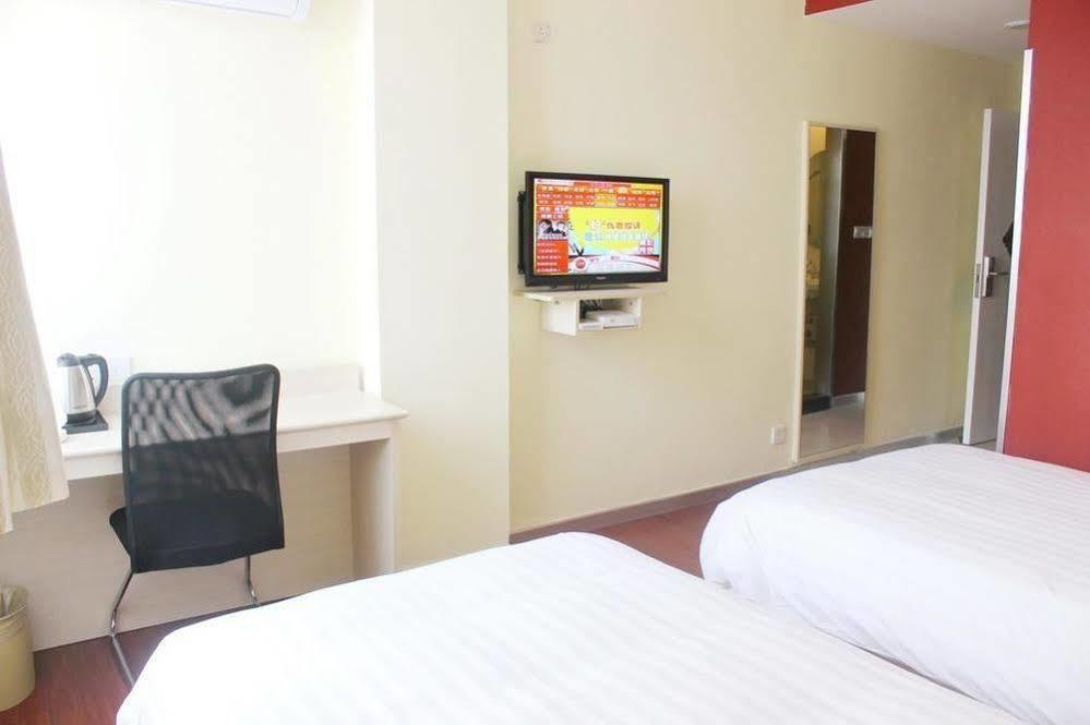 Hanting Hotel Yibin Zhongshan Street Exterior foto