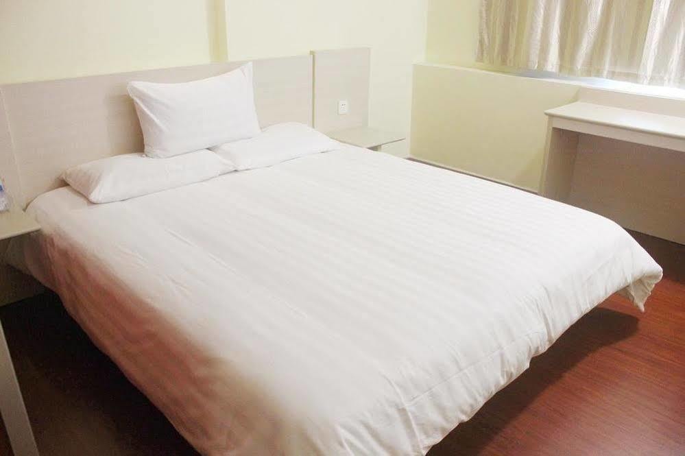 Hanting Hotel Yibin Zhongshan Street Exterior foto